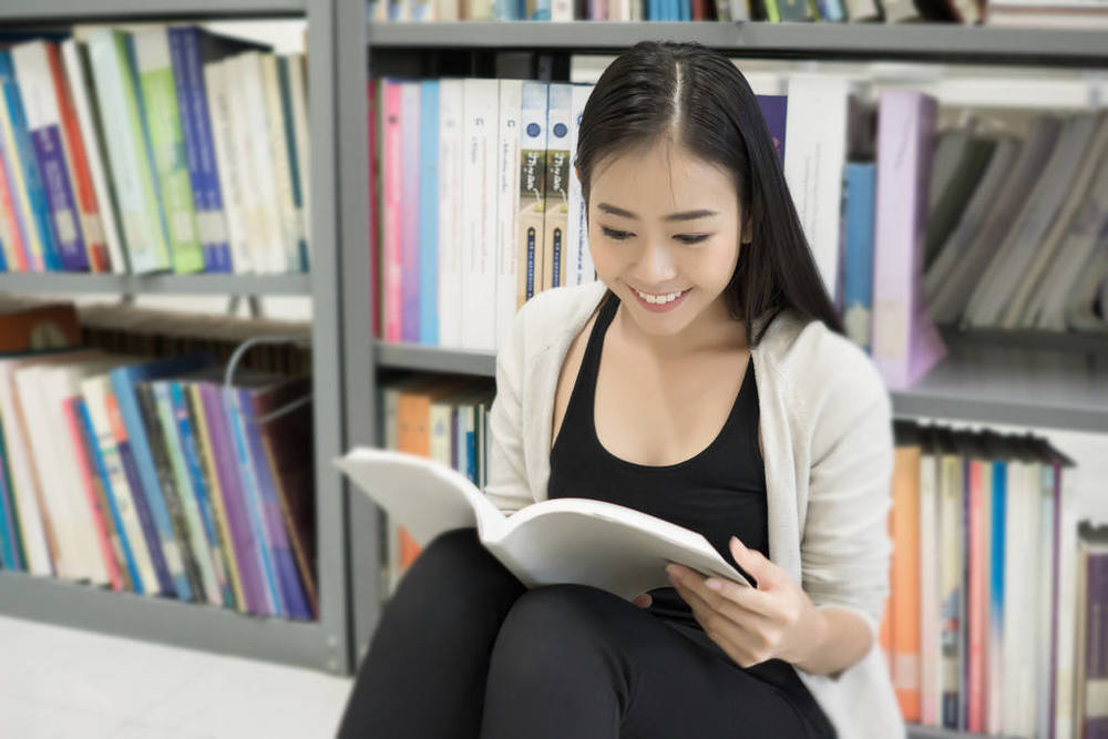 广西2025年女生学铁路学校有前途吗